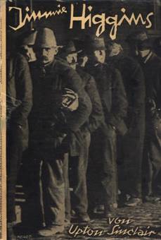 Ein Bild, das Text, Kleidung, Mann, Buch enthlt.

KI-generierte Inhalte knnen fehlerhaft sein.